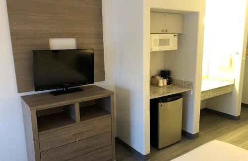 Centennial Hotel | GreenTree Inn Denver Tech Center
