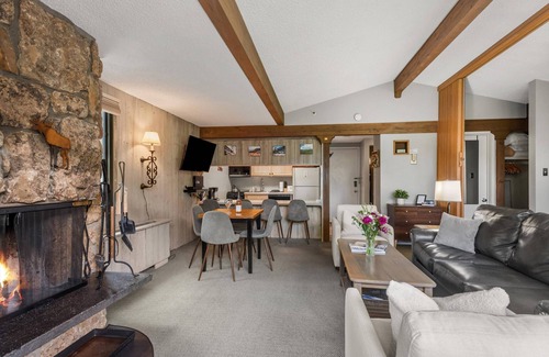Snowmass Village Condo | Guest Favorites at 10% Off! Stay 3 nights through Nov