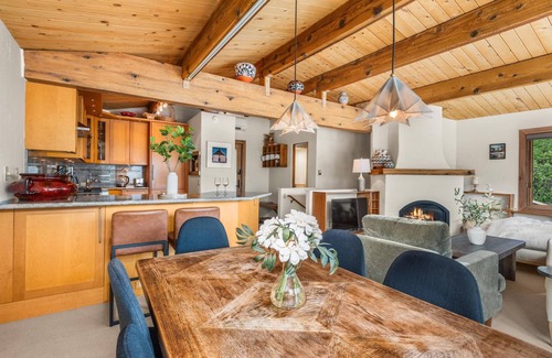 Aspen Condo | Guest Favorites at 10% Off! Stay 3 nights through Nov