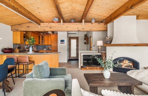 Aspen Condo | Guest Favorites at 10% Off! Stay 3 nights through Nov