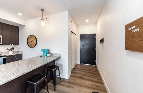 Mountain Shadows Apartment | Happy House Neighboring Nature charming Colorado Springs with AC, WiFi