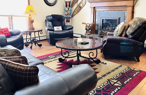Carriage Hills House | Heavenly Pines - Gorgeous Custom Cabin Home - Private Hot Tub -- 20-NCD0035