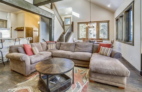 Peak 8 House | Highwood Hideaway: Townhome-Peak 8 Location-Close to Shuttle & Lifts-Hot Tub.