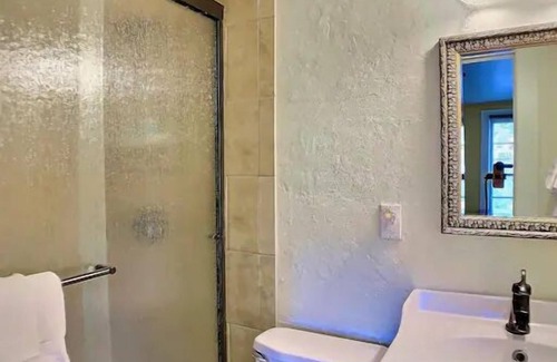 Manitou Springs House | 🎩Historic Mansion & Carriage House, Manitou Springs Main St, sleeps 20 adults+ Kids 🛏️