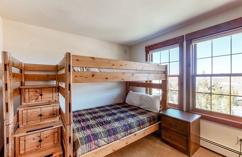 Granby Condo | Home by Granby Ranch w/private washer/dryer, shared hot tub, & WiFi