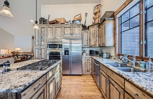 Baldy Mountain House | Home in Downtown Breckenridge w/ free shuttle to lifts, walkable to Main St & Peak 9 lifts