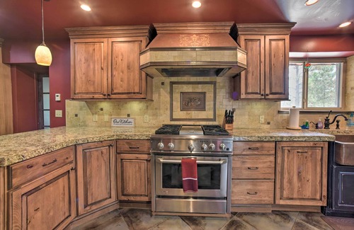 Cascade-Chipita Park Apartment | Homey Mtn View Escape: 11 Mi to Garden of the Gods