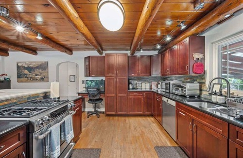 Berkley House | Hot Tub Hideaway w/Pickleball & Game Room
