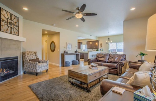 Colorado Springs House | House ∙ 4 bedrooms ∙ 10 guests