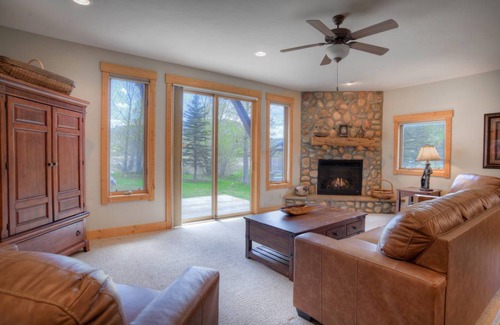 South Fork House | House ∙ 4 bedrooms ∙ 10 guests