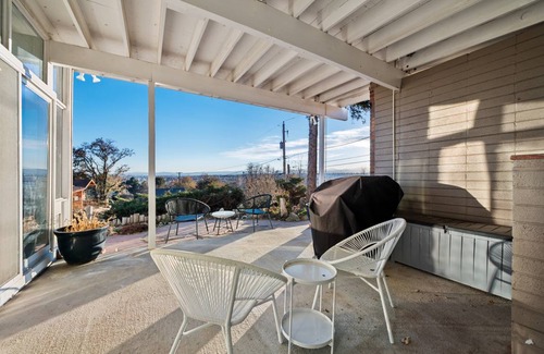 Northglenn House | House ∙ 5 bedrooms ∙ 10 guests