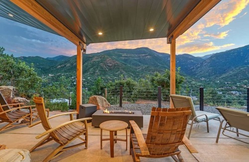 Manitou Springs Historic District House | House ∙ 4 bedrooms ∙ 8 guests