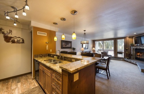 Mountain House Condo | Huge 3BR/3BA Condo (2 Living Rooms facing the slopes) in the Keystone Ski Area