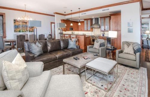 Avon Apartment | Hummingbird C102 Condo