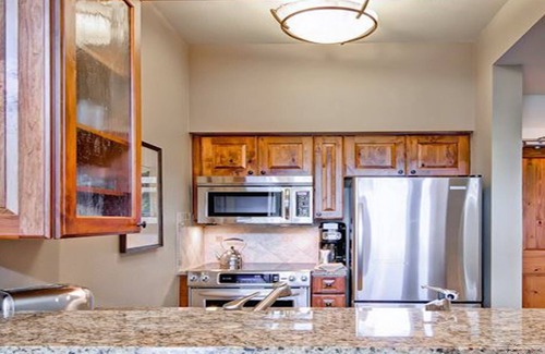 Beaver Creek Condo | HYATT MOUNTAIN LODGE - HOTEL AMENITIES, CONDO COMFORTS, SEASON SPEC