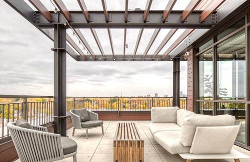 Hale Apartment | Ideal Congress Park 1BR w/ Gym & Pool, near shops & dining, by Blueground