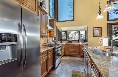 Vail House | Impeccable Platinum Rated 5-Bedroom Home Private Hot Tub, Amazing Views