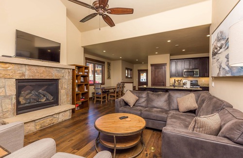 Keystone House | Incredible Mountain Views from the Private Deck and Walk-Out Patio