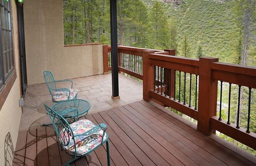 Intermountain House | Intermountain Chalet Cabin