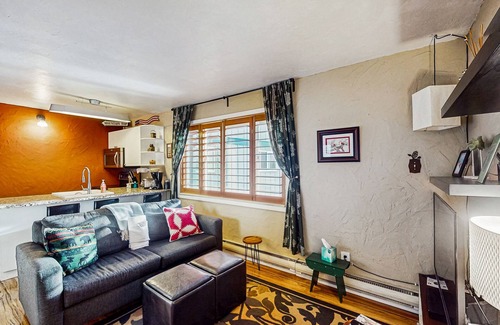 Fraser Condo | Inviting mountain-view condo with WiFi in great location near the slopes