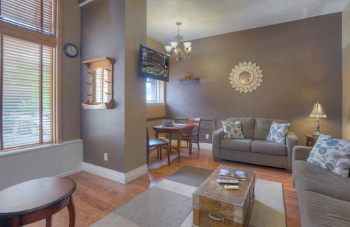 Historic Downtown Durango Apartment | Jarvis Condo 109