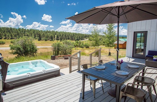 Twin Creek Village House | Juniper RidgenSpacious and impeccably decorated 3BDR with Hot Tubn