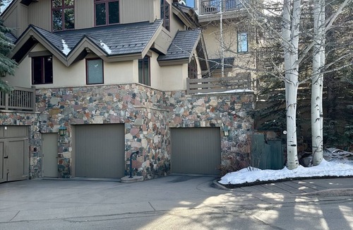 Edwards Condo | JUST REMODELED Beaver Creek mountain lux! Heart of Arrowhead steps to ski lift.