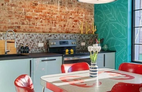 Golden Triangle Apartment | Kaitlin Ziesmer Art Suite 207