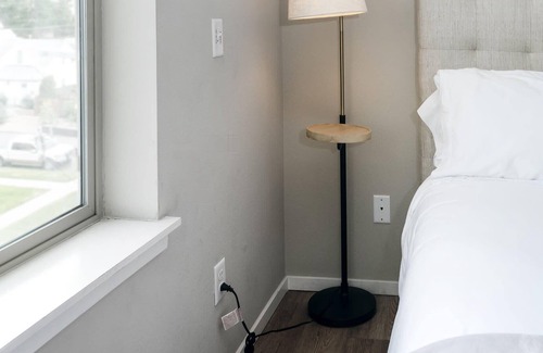 Highland Apartment | Kasa The Comma | Modern 1BD Conveniently Located in Denver