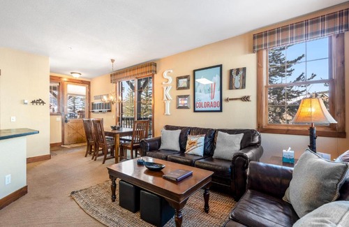 Granby Hotel | Kicking Horse Lodges 3-201