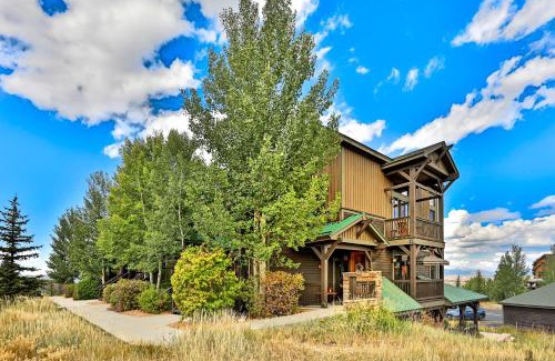 Granby Apartment | Kicking Horse Lodges 4-205