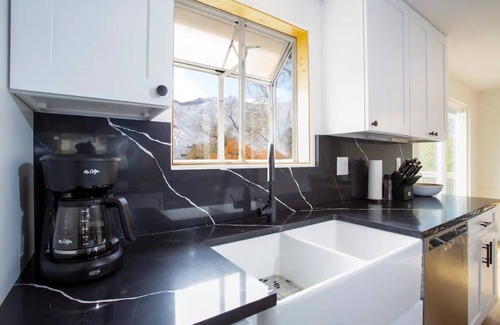 Glenwood Springs House | Kid and Dog Friendly Home w/Amazing Views!
