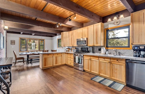 Idaho Springs House | King of the Mountain Base Camp. Private Hot Tub. Pets Welcome