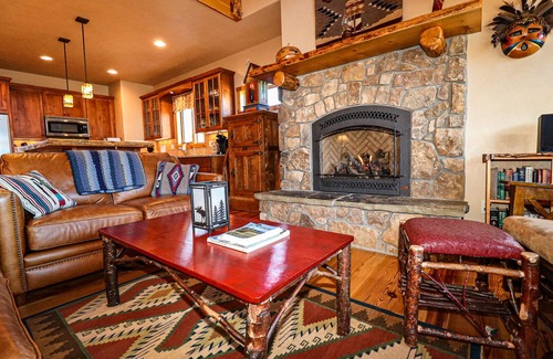 Grand Lake House | Kinnikinnik North Lodge - Gorgeous Log Home With Private Dock. Sleeps 12!