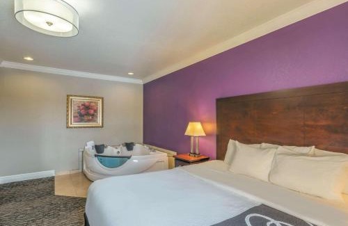 Loveland Hotel | La Quinta Inn & Suites by Wyndham Loveland Estes Park