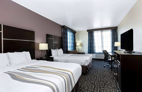 Montbello Hotel | La Quinta Inn & Suites by Wyndham Denver Gateway Park