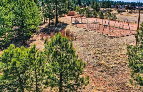 Florissant Apartment | Lake George Lodge Unit 4