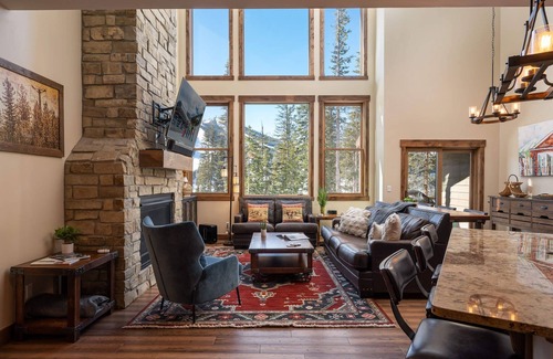 Winter Park House | Lakota Dreamcatcher 215 🌟 Stargaze From Hot Tub | Across From Ski Resort!