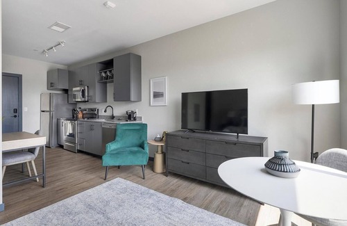 Fort Collins Apartment | Landing | Amazing Studio, Clubhouse