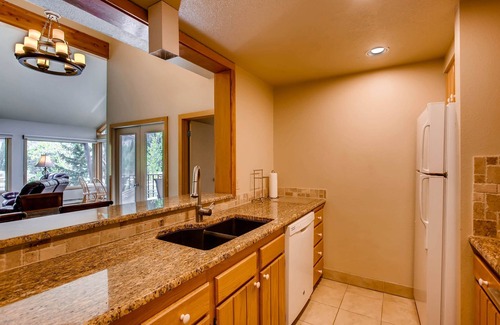 Lakeside Village Condo | Large 1400 ft² 3Br Condo in Lakeside Village-Kids Ski Free by RedAwning