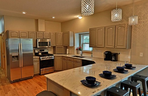 Fraser House | Large 7 Bedroom Home, Mountain Setting, 3 family rooms, Hot Tub.