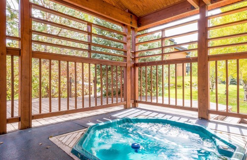 Steamboat Springs Condo | Large & Attractive Condo Near Steamboat Lifts w/WiFi, Shared Hot Tub, & W/D