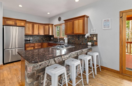 Fraser House | Large Mountain Home/Private Hot Tub/Shuffleboard/Pet Friendly