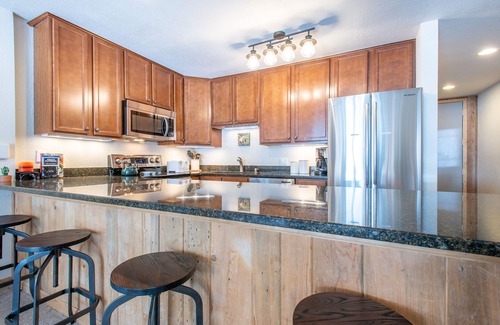 Copper Mountain Village Condo | Large nicely appointed condo, giant deck, free WiFi, Heated garage parking