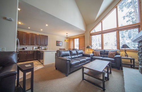 Mountain House House | Large Unit with Private Hot Tub & Garage