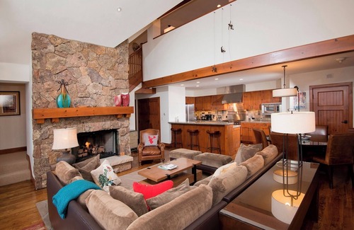 Avon Condo | Lavish 3BR/3.5BA Bachelor Gulch Condo - Ski In/Ski Out