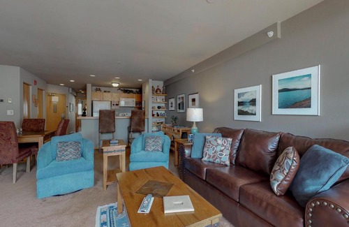Mountain House Apartment | Liftside Condominiums 203