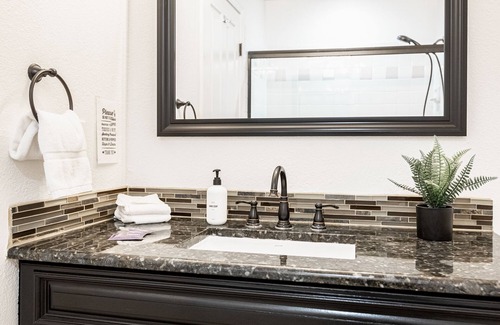 Greenwood Village Condo | Light Rail Nearby | Sleeps 2 | DTC/Boston Commons