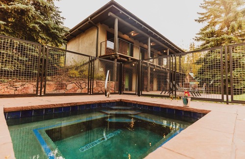 Green Mountain Falls House | Little Beaver Inn