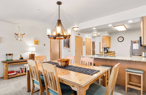 Four O'Clock Condo | Location! Walk to town, chairlift, hiking trails.